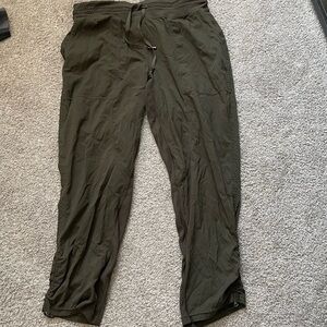 Lululemon dance studio mid-rise cropped pant. Size 8.